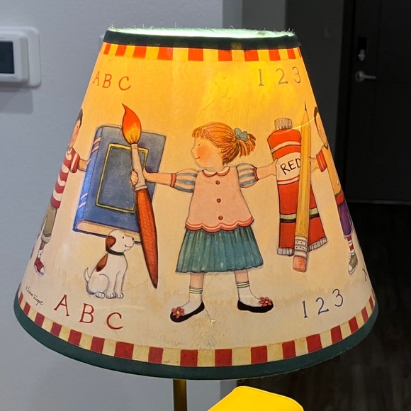 Kids School Bus Table Lamp with Yellow and Multicolor Design. - Picture 9 of 16